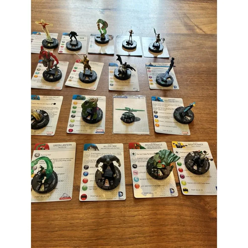 Heroclix Marvel DC Superheroes Lot of 48 & Cards LOOK